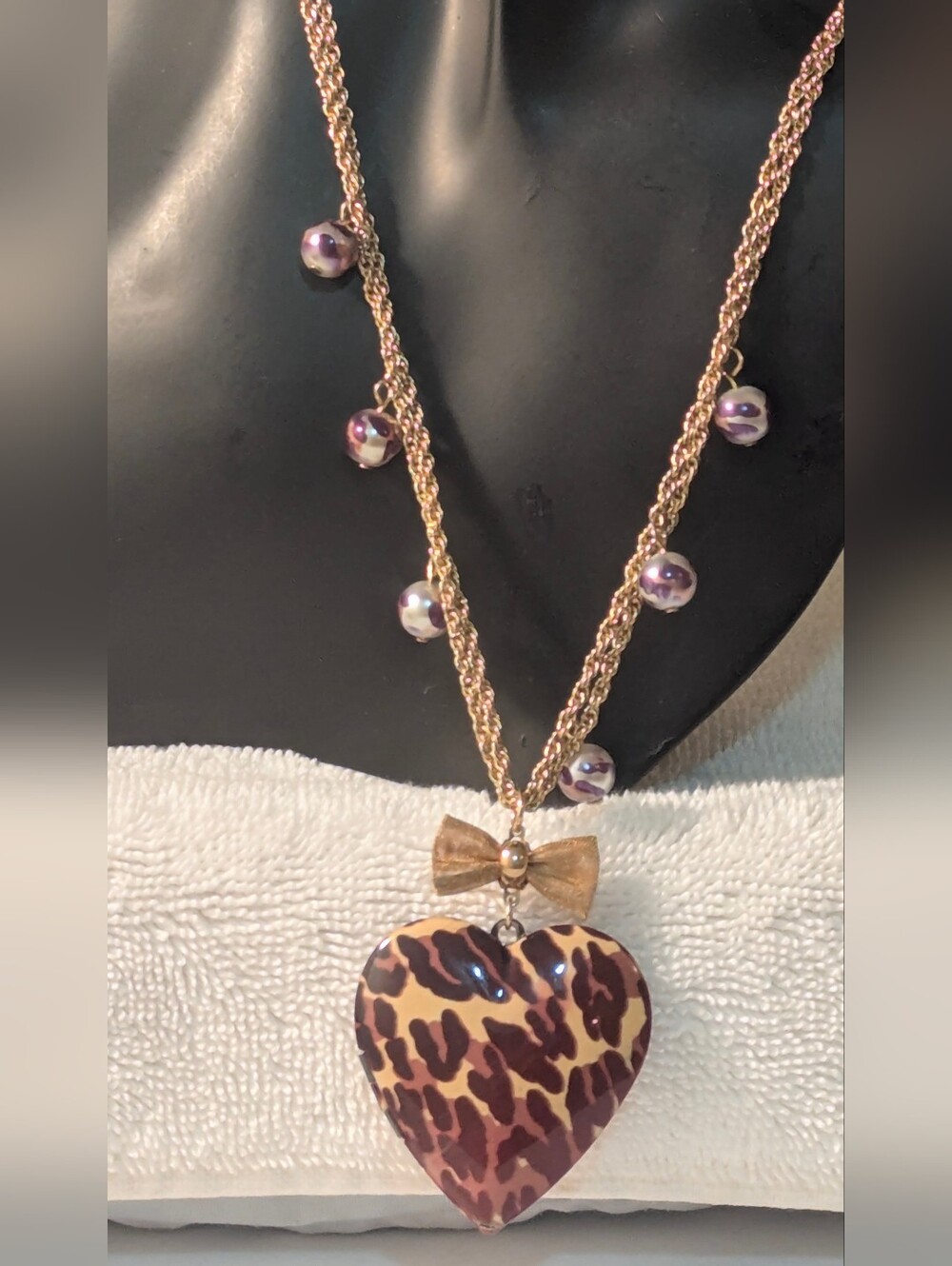 Betsey Johnson NWT Leopard Print Heart Locket Necklace Bow Y2K Whimsy +FREE GIFT - Picture 4 of 6